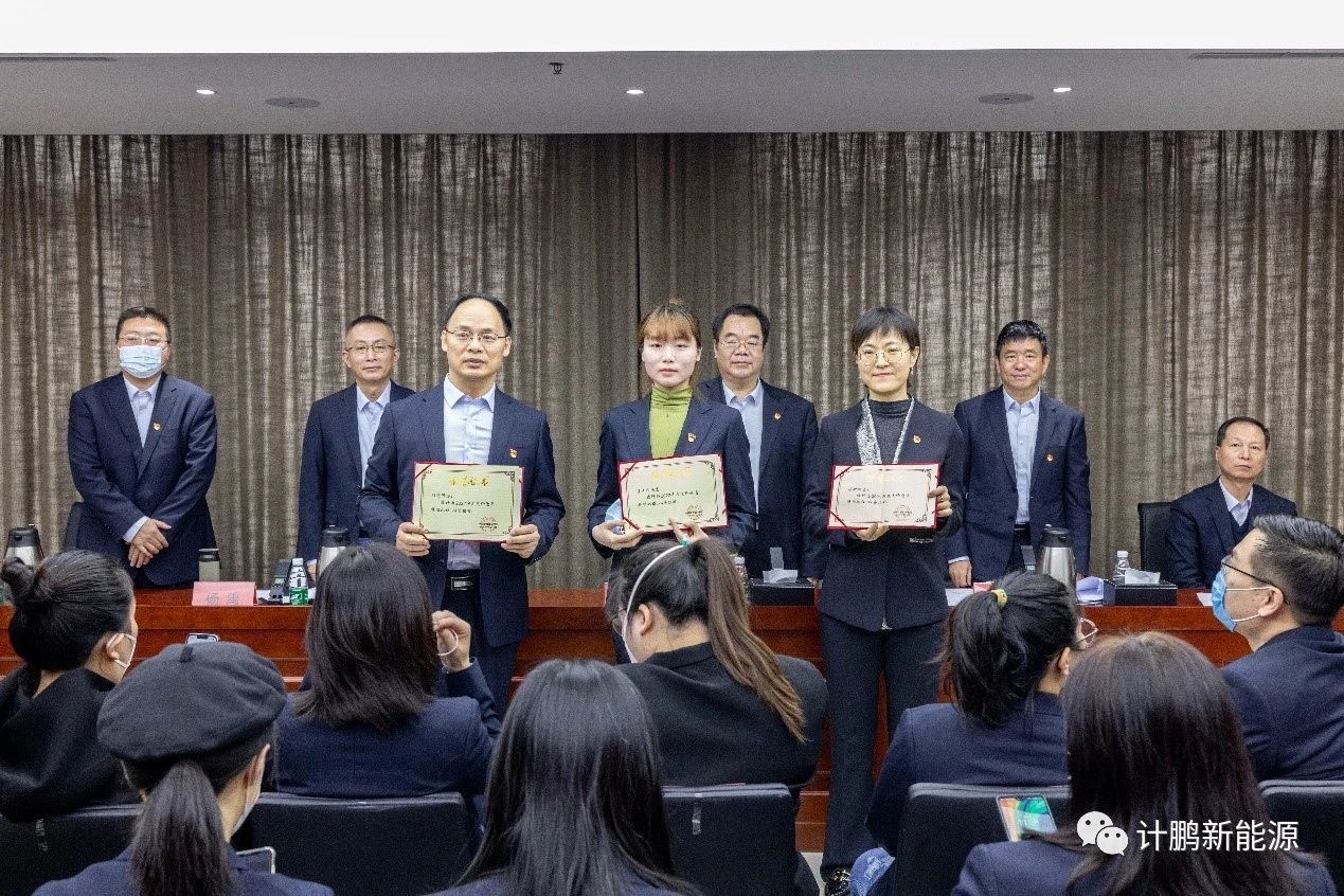 【不(bù)忘初心】李昕同志(zhì)獲評“先鋒黨員(yuán)”