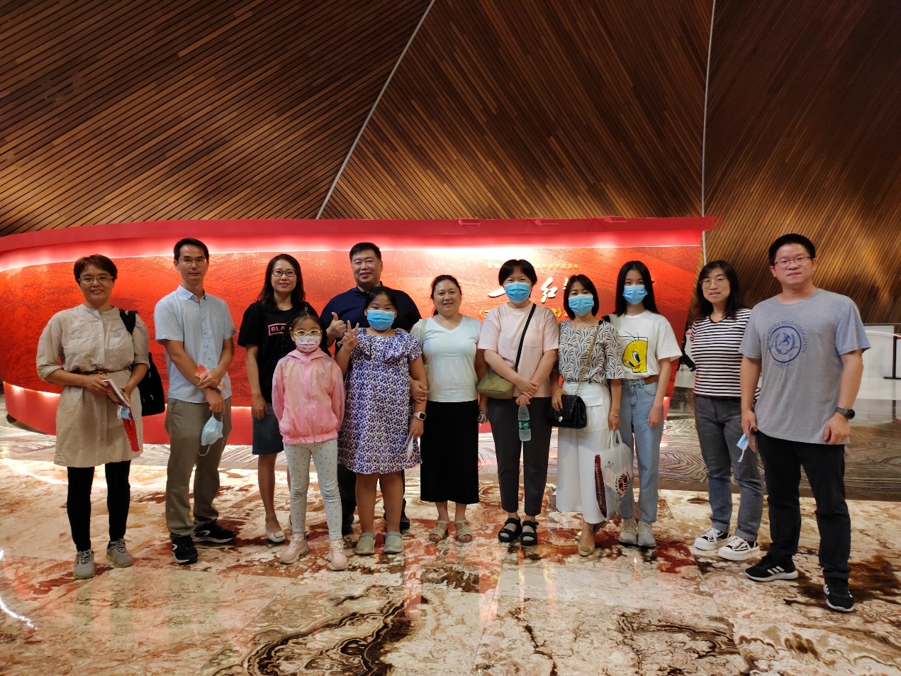 計(jì)鵬工(gōng)會(huì)2022年(nián)帥男(nán)節音(yīn)樂(yuè)會(huì)觀看(kàn)活動圓滿舉行(xíng)